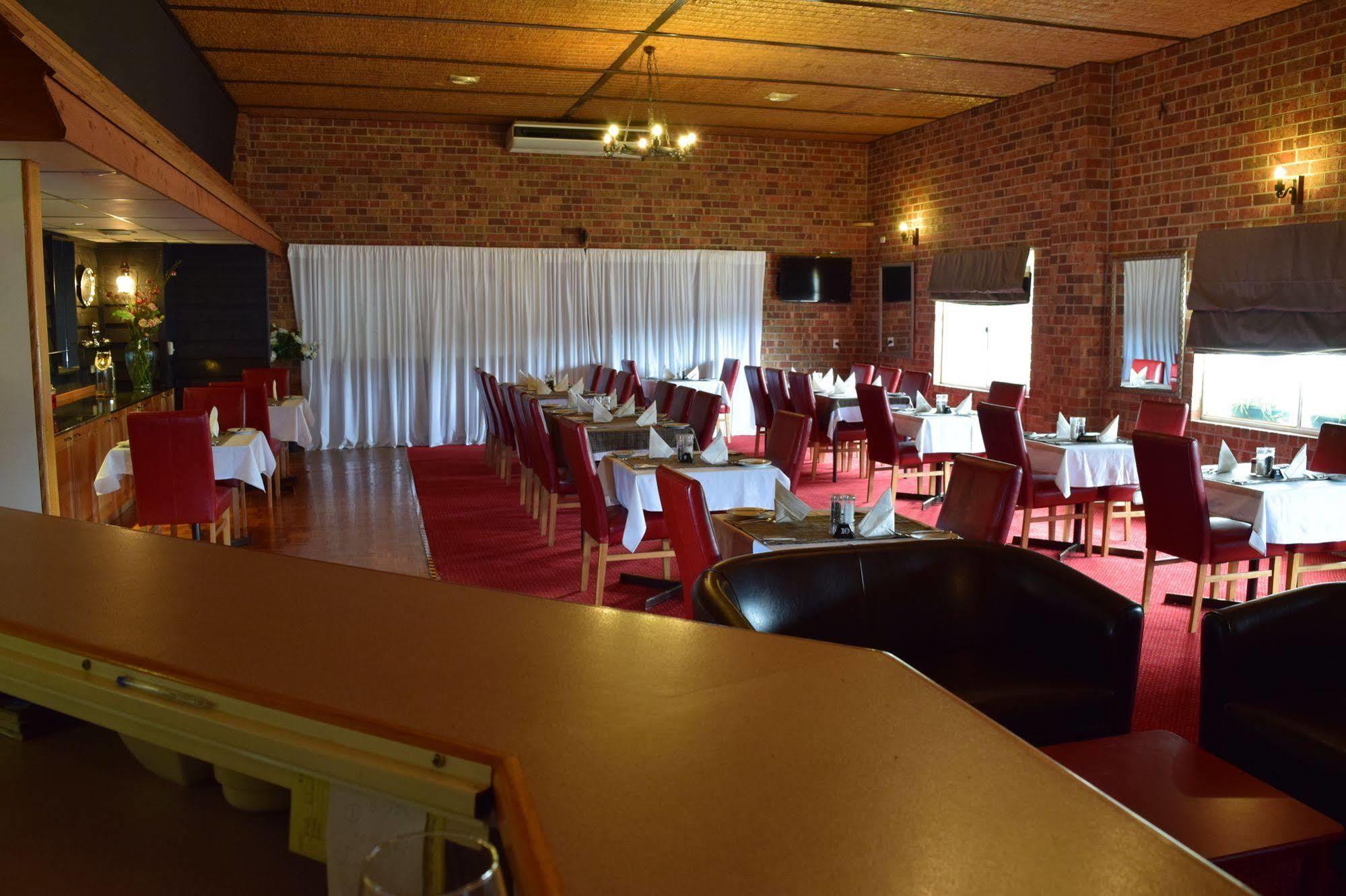Golden Age Motor Inn Queanbeyan Extérieur photo