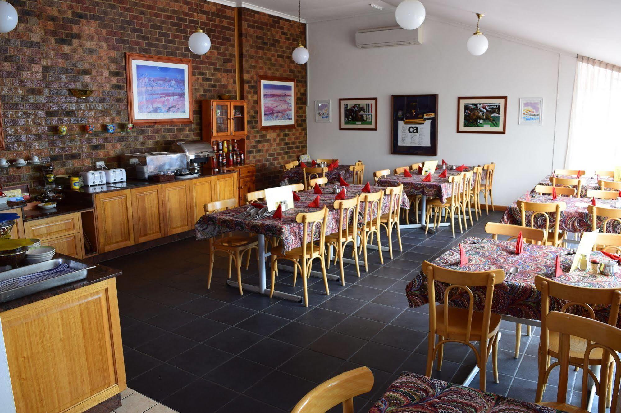 Golden Age Motor Inn Queanbeyan Extérieur photo